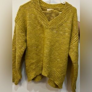 Universal Thread Yellowish sweater!!😍😍
